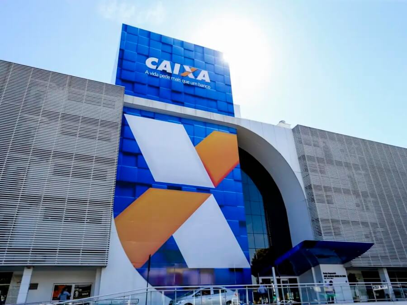 Imagem mostra prédio da Caixa, em Brasília