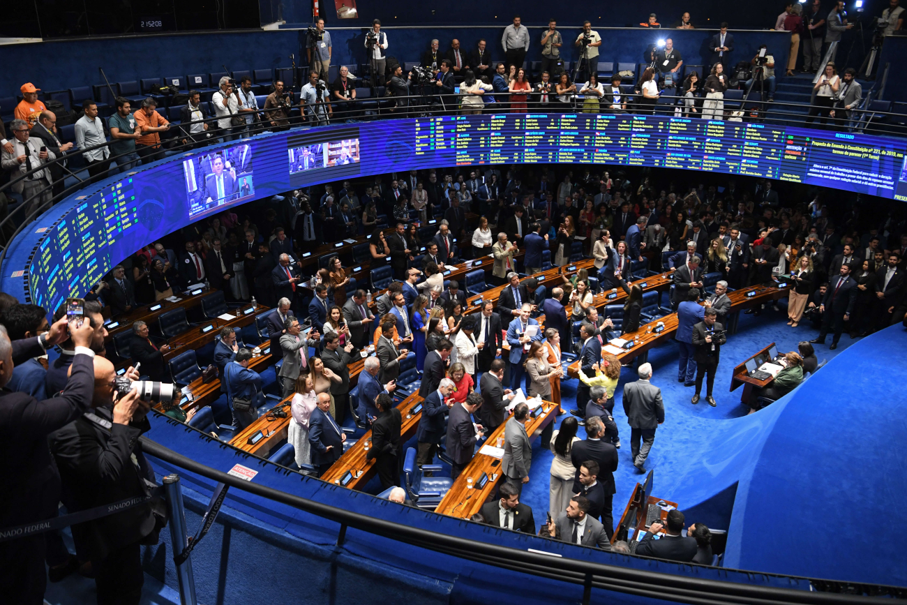 Plenário do Senado durante sessão deliberativa ordinária que aprovou a PEC 221/2019 (Foto: Jonas Pereira/Agência Senado)