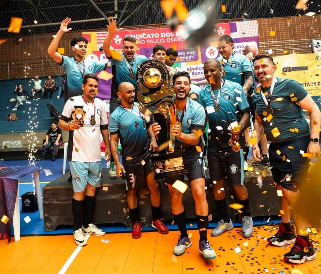 Deu Câimbra celebra a 28° Cops Futsal dos Bancários