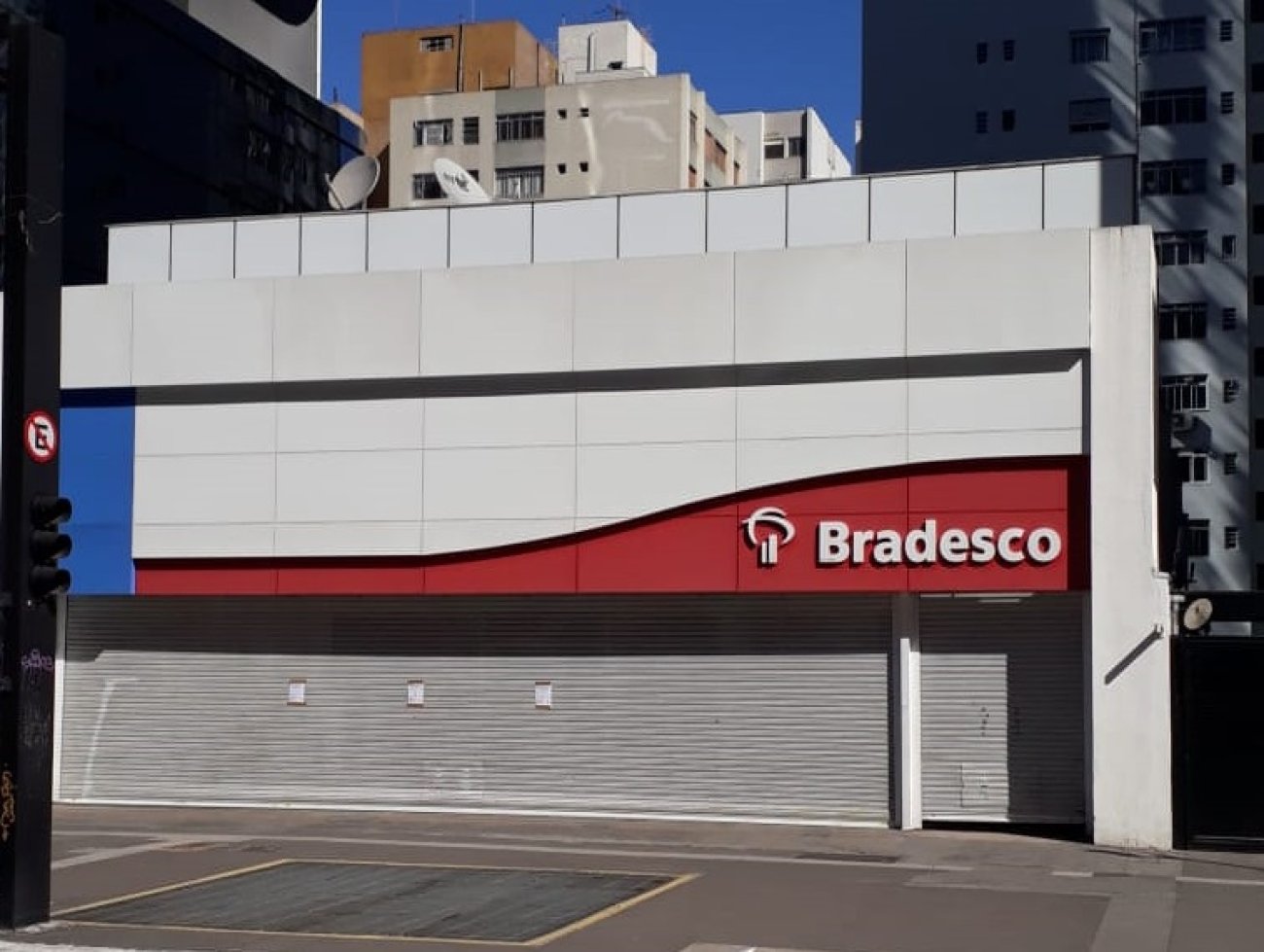 Agência Estação Brigadeiro Luiz Antonio, na Avenida Paulista, fechada após a constatação de um caso de covid-19 Foto: Seeb/SP