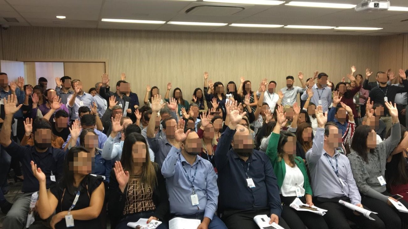 Em assembleia, financiários da Portoseg aprovam acordo de PPR sem metas individuais Foto: Seeb-SP