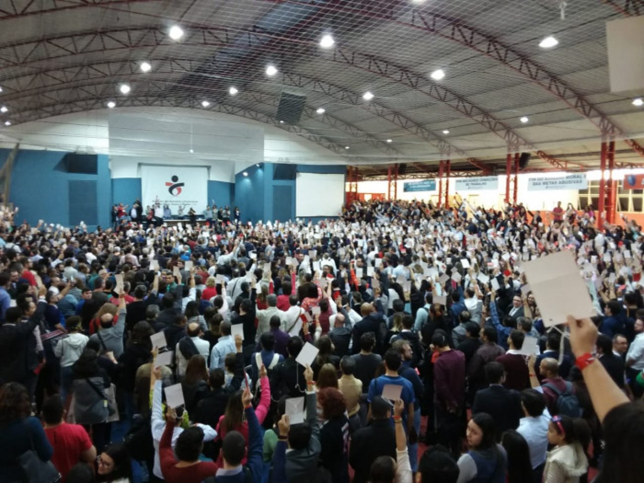Bancários de São Paulo, em assembleia no dia 29 de agosto, aprovaram acordo para renovação da CCT. Poder de compra dos trabalhadores é principal impulso à economia Foto: Seeb-SP