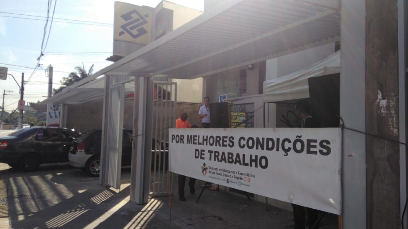 Agência na Avenida Rio Pequeno foi paralisada nesta sexta-feira 1º Foto: Seeb-SP