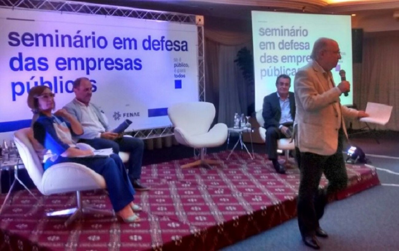 Vannuchi destacou a importância da comunicação: "não se pode pregar apenas para convertidos” Foto: Comitê em Defesa das Empresas Públicas