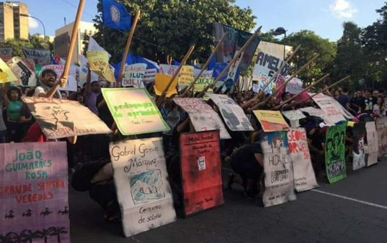 Mais uma vez, estudantes vão mostrar suas armas contra os cortes do governo Bolsonaro Foto: Reprodução/Twitter