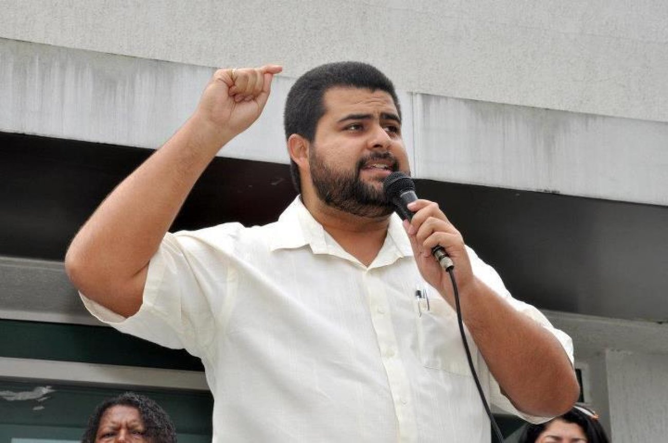 Fabiano Felix reclama o direito de defender os funcionários e o banco público Foto: Facebook