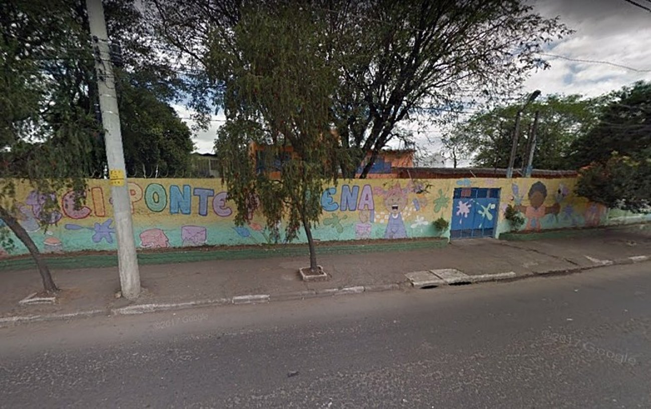 O CEI Ponte Pequena, que abriga 151 crianças, cujo terreno está contaminado por mercúrio e chumbo, será fechado Foto: Reprodução/Google