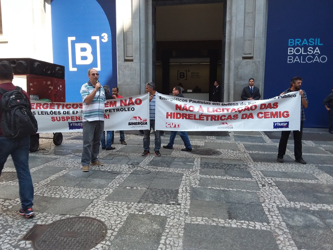 Manifestação em frente à Bovespa, no centro de São Paulo Foto: Seeb-SP