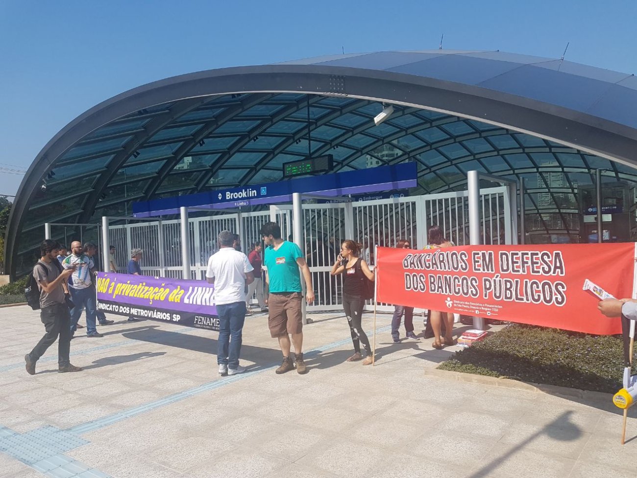 Bancários e metroviários juntos em defesa do patrimônio público Foto: Seeb-SP