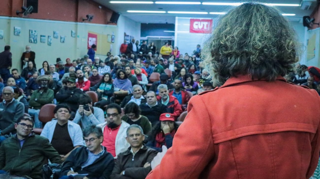 Plenária preparatória para a greve geral de 14 de junho reuniu representantes de todas as centrais, das frentes Brasil Popular e Povo sem Medo, além de estudantes, professores e outras diversas categorias Foto: Vanessa Ramos/CUT-SP