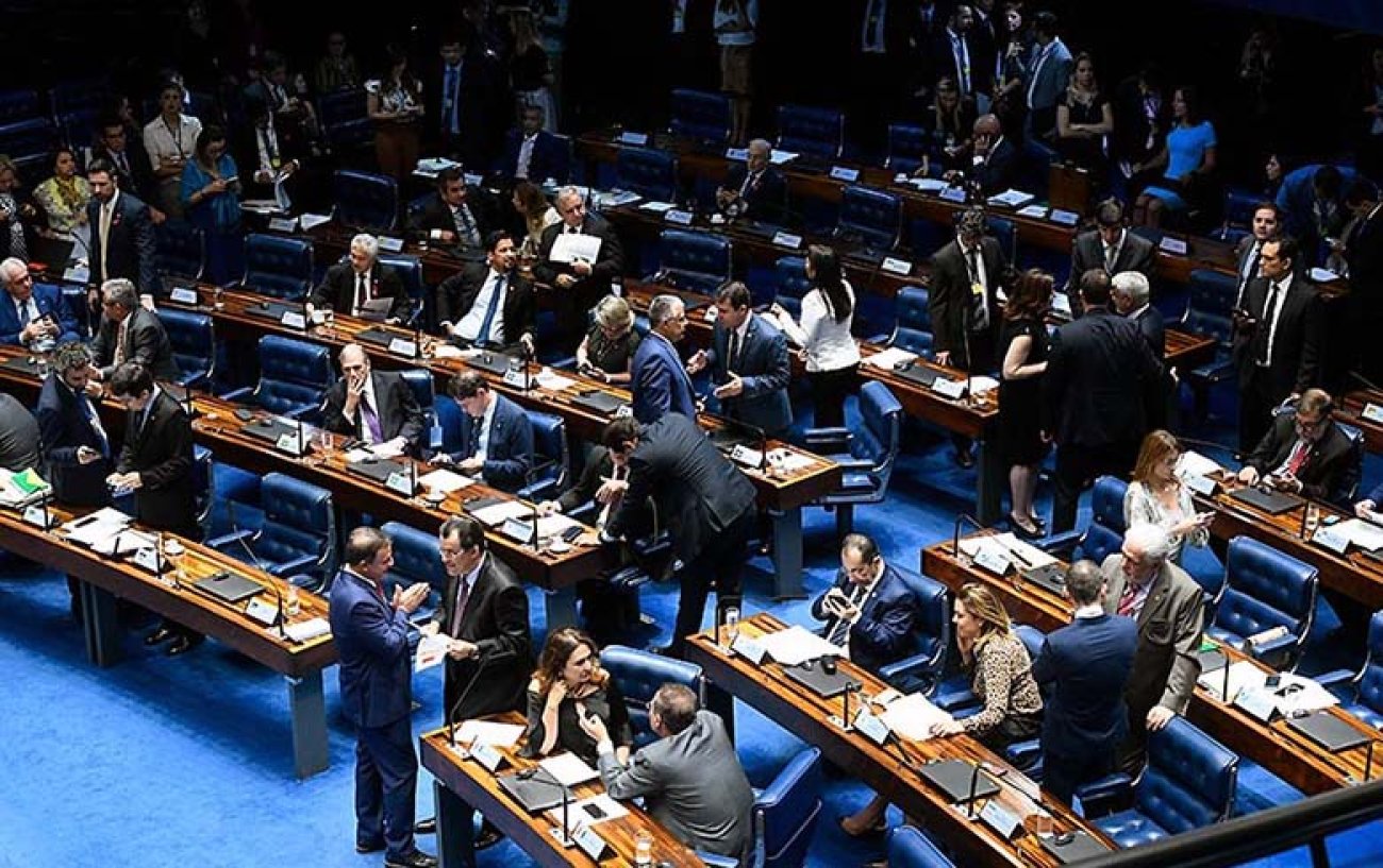 Plenário: PEC ainda passará por três sessões de discussão antes de ser votada em segundo turno para, então, ser promulgada Foto: Marcos Oliveira/Agência Senado