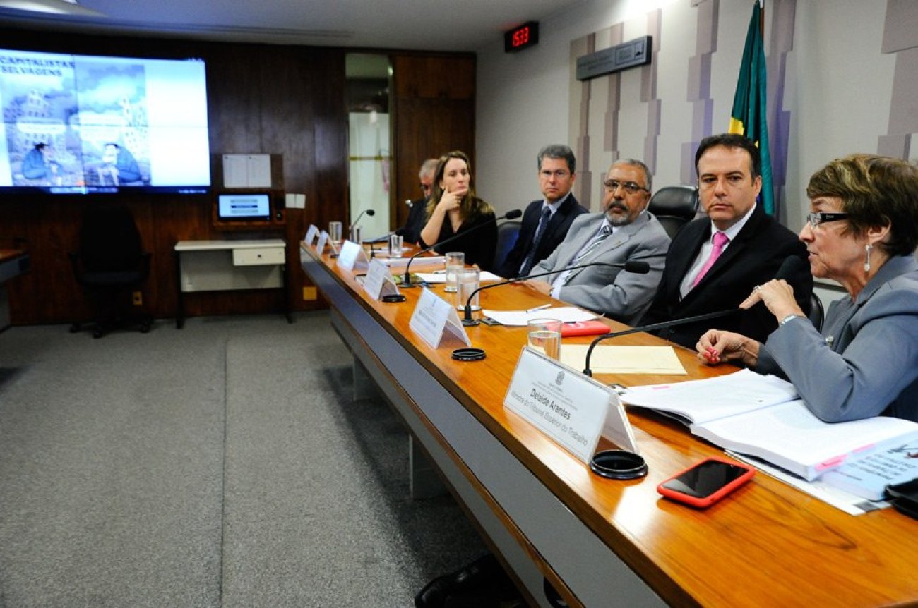 Negociado sobre o legislado é inconstitucional, segundo participantes da audiência no Senado Foto: Geraldo Magela / Agência Senado