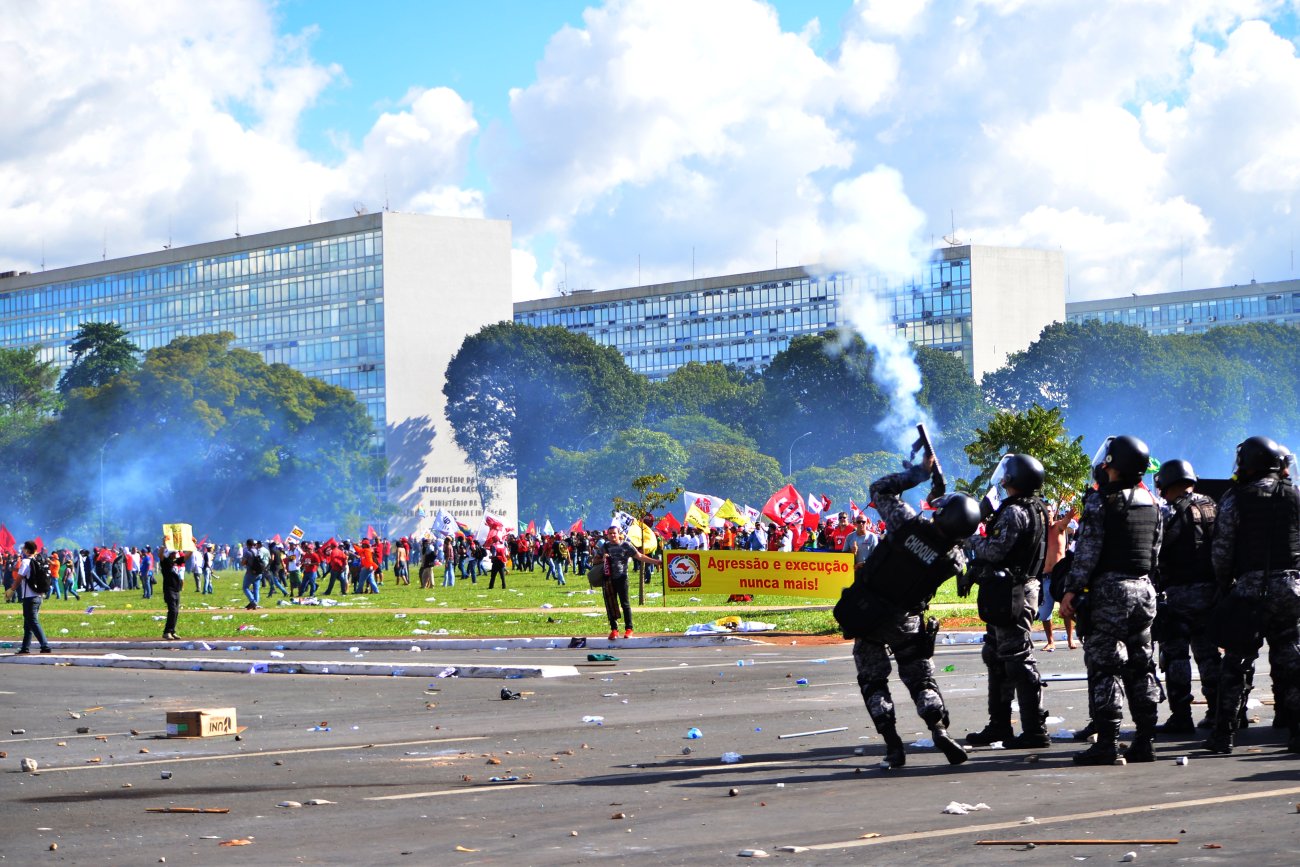 Repressão do governo Temer durante marcha em Brasília, em 24 de maio Fotos Públicas