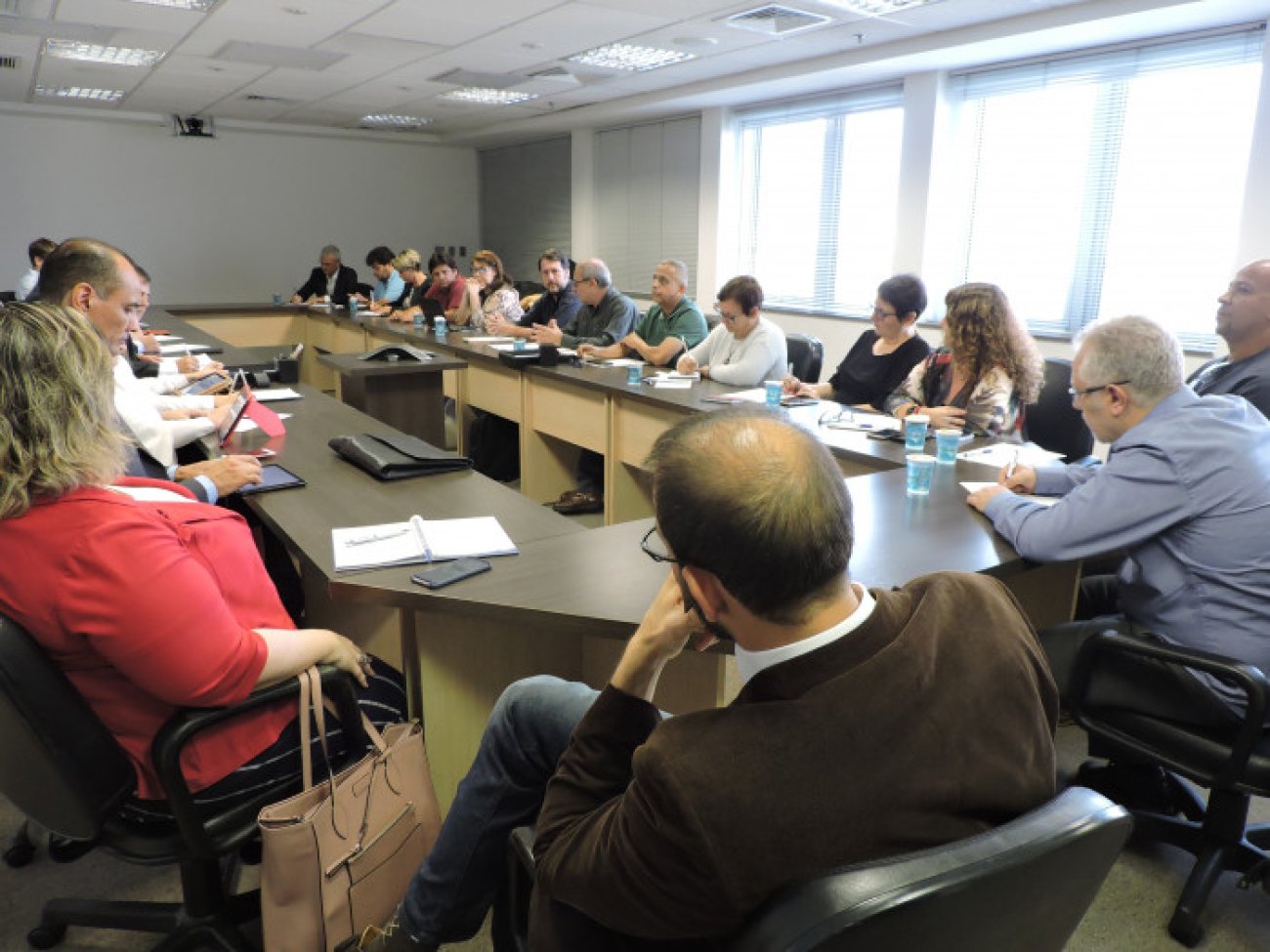 Reunião cobrou continuidade dos debates sobre prevenção de adoecimentos e acidentes de trabalho, suspensão das demissões dos retornados do INSS e criação de um programa de acompanhamento das relações de trabalho Foto: Contraf/CUT