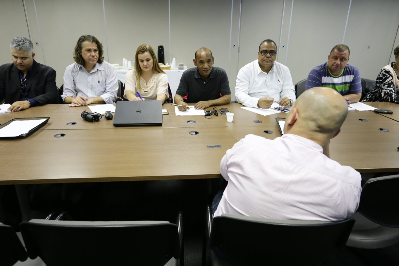 Jair Alves, ao centro, durante negociação sobre o PPR Foto: Jailton Garcia / Contraf-CUT
