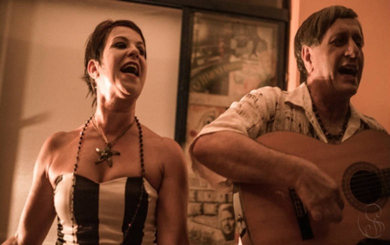 Maria Simões e Zebba Dal Farra em apresentação de 'Roda das Vozes em Estado de Sítio' Foto: João Gold / Divulgação