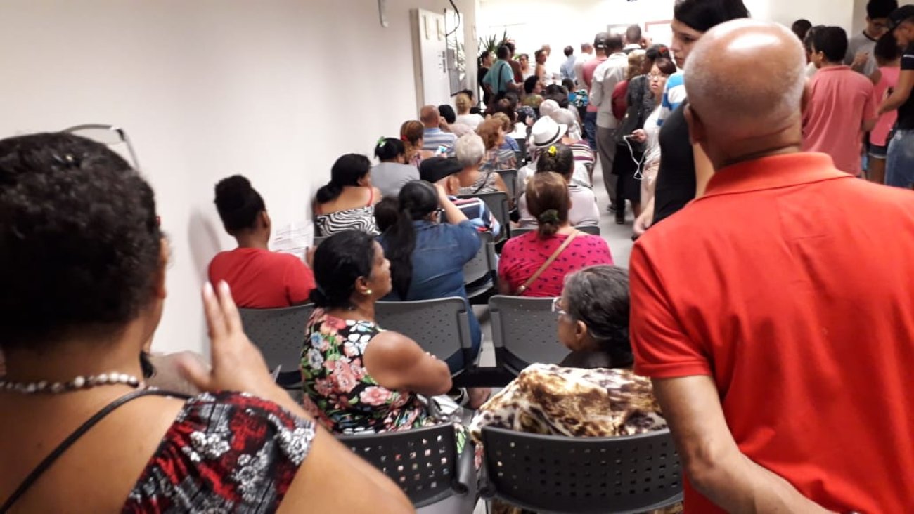 Agência São Miguel Paulista do Santander apresenta superlotação e longas filas Foto: Seeb-SP