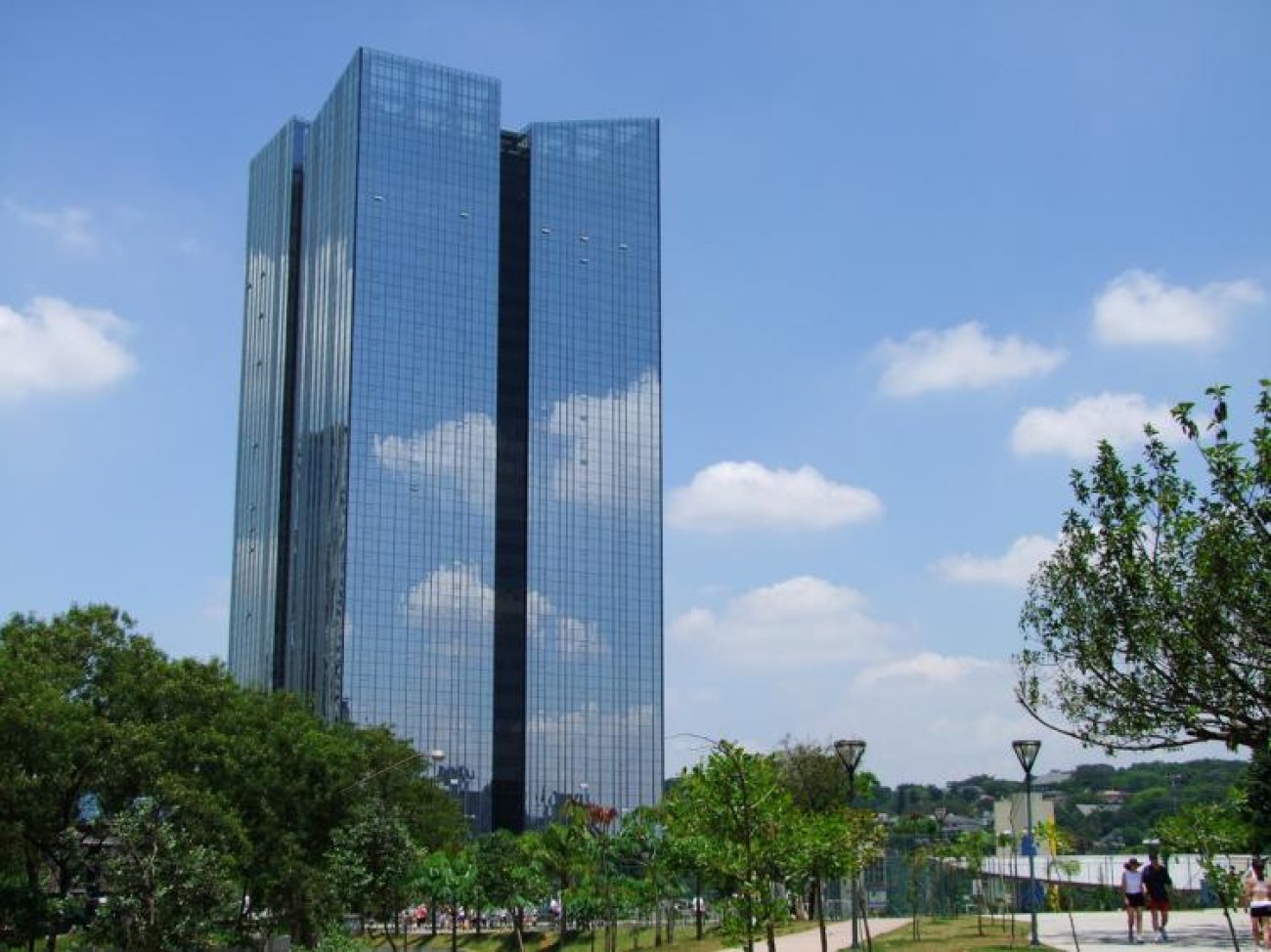 Matriz do banco espanhol no Brasil; grande parte dos lucros da instituição é remetida para fora do país sem pagar impostos Foto: Divulgação