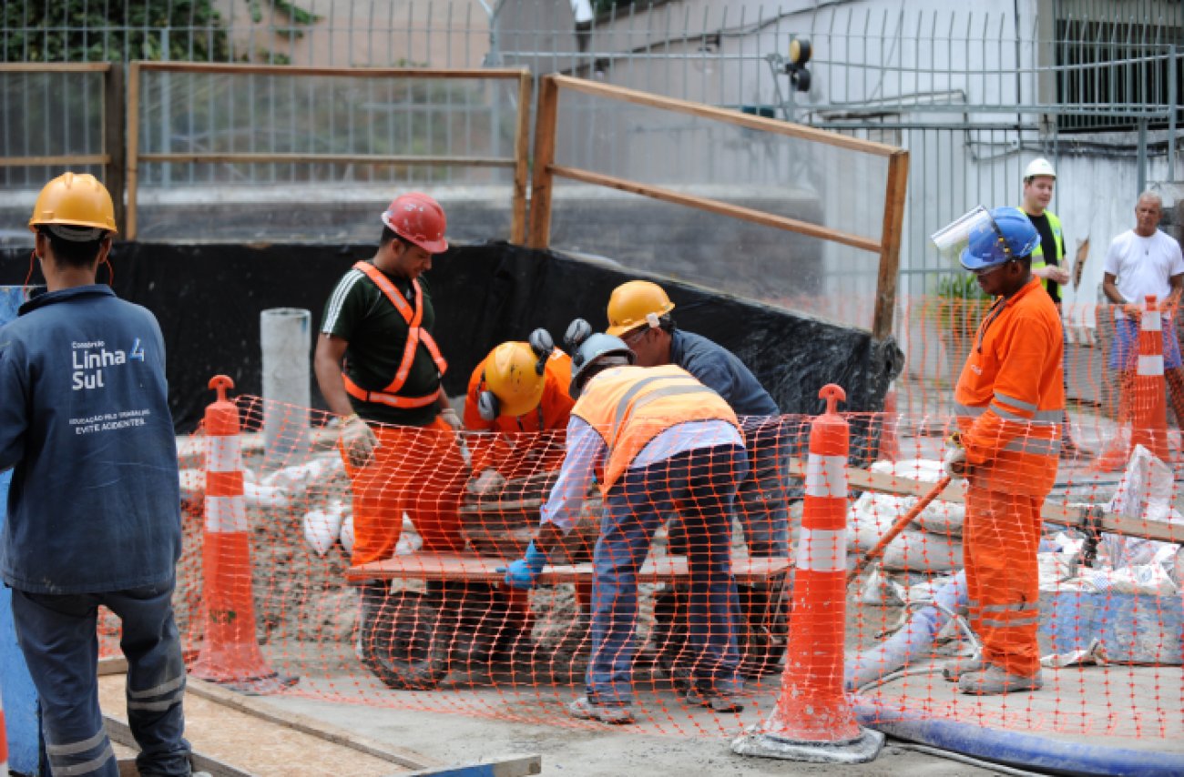 Uma das categorias mais afetadas se a medida for aprovada é a da construção civil Foto: Agência Brasil