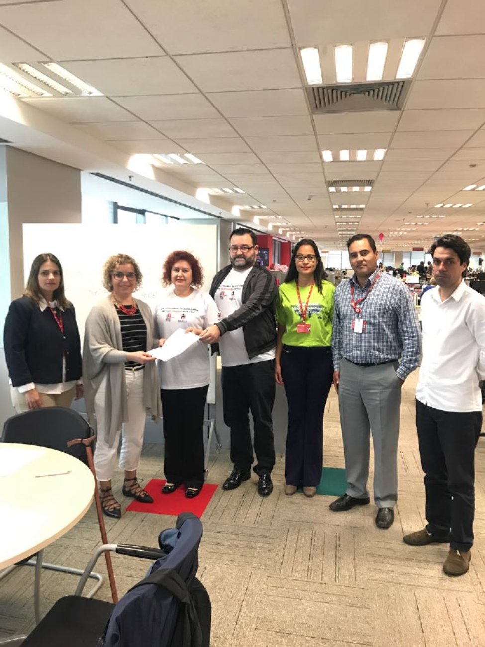 Dirigentes sindicais com representantes do Santander Foto: Seeb-SP