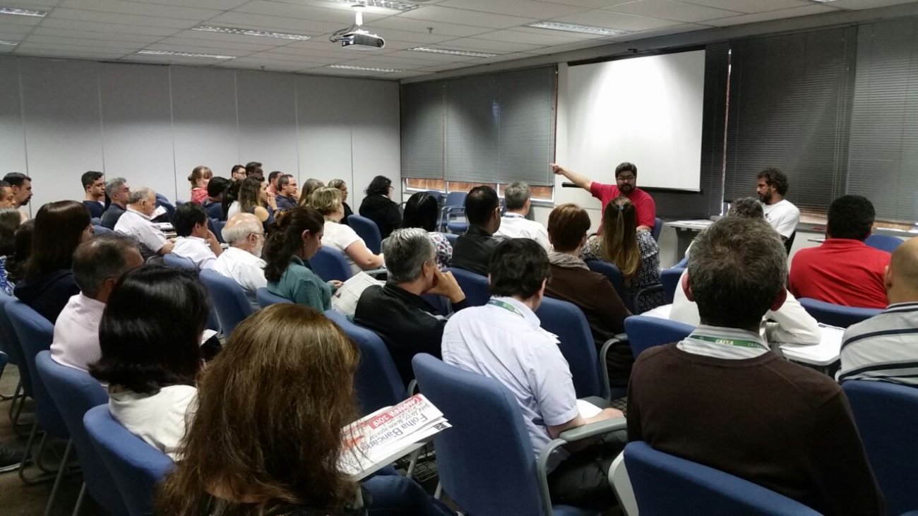 Empregados e dirigentes sindicais estiveram reunidos na quinta-feira 17 Foto: Seeb-SP
