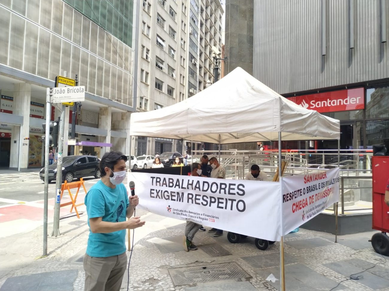Terceirização do call center gerou uma série de protestos desde setembro. Na foto, manifestação na região central de São Paulo Arquivo Seeb-SP