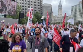 Marcha em apoio aos trabalhadores de conservação e limpeza da Philadelphia