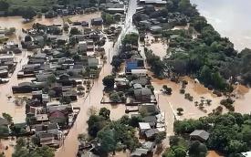 Sobrevoo a Bom Retiro do Sul (RS) mostra a situação de calamidade no estado, onde pelo menos 80 cidades foram atingidas pelos temporais