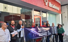 Dirigentes sindicais em atividade sobre a campanha nacional na região da Rua 25 de Março