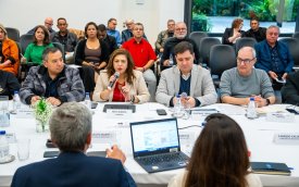 Imagem mostra mesa de negociação entre fenaban e o movimento sinidcal bancário que debateu a saúde mental dos trabalhadores bancários