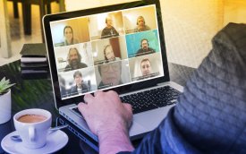 Imagem da reunião, que foi on line, em uma tela de computador