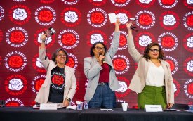 Foto das dirigentes Ana Lúcia Pinto, secretária-geral da Fetec-CUT/SP, Aline Molina, presidenta da Fetec-CUT/SP e Neiva Ribeiro, presidenta do Sindicato