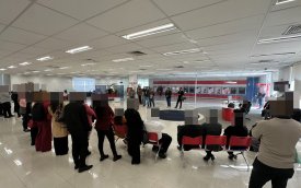 Fotografia mostra bancários reunidos com diretores do Sindicato 