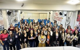 Participantes da Conferência Livre de Mulheres do Sindicato posam para a foto