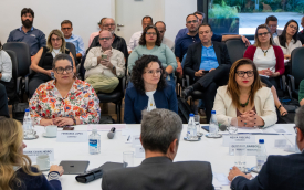 Mesa de negociação com a Fenaban (Foto: Seeb-SP)