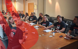 Foto da mesa de negociação entre Sindicato e Santander