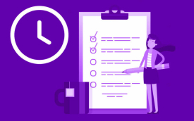 Imagem nas cores roxa e branca composta de um relógio, uma prancheta com itens e uma mulher segurando uma caneta, ao lado da prancheta