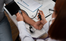 Lula sanciona lei que garante até 3 folgas por ano para exames médicos