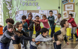 Efeito do Bolsa Família na permanência de filhos de beneficiários na escola foi um dos fatores para a melhora do índice de desenvolvimento humano (Foto: Rafa Neddermeyer/Agência Brasil)