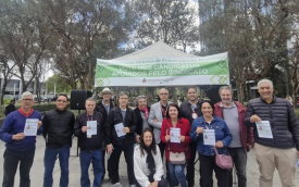 Imagem mostra dirigentes perfilados durante atividade na Torre Santander
