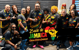 Imagem de divulgação Baile Black Jamaica - grupo centralizado com a logo do projeto logo abaixo