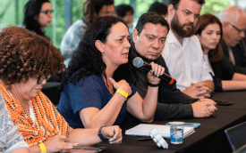 Imagem mostra mesa de negociação para a rneovação do acordo coletivo de trabalho da Caixa