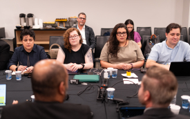 Foto da mesa de negociação entre representantes dos funcionários e a direção do Banco do Brasil