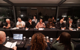 Foto da mesa de negociação nentre CEE Caixa e a Caixa