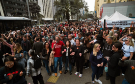 Bancários da Caixa protestam na avenida Paulista no 15º dia de greve