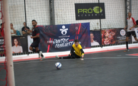 Jogadores disputam terceira rodada da copa futsal dos bancários 