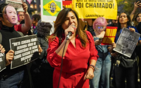 Neiva Ribeiro, presidenta do Sindicato, durante protesto na sede da Meta, na capital paulista