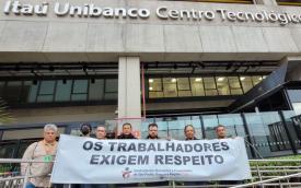 Dirigentes do Sindicato em ato da Campanha dos Bancários no Centro Tecnológico do Itaú