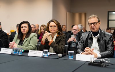 Da esquerda para a direita: Neiva Ribeiro e Juvandia Moreira, as duas coordenadoras do Comando Nacional dos Bancários, e Ermelino Netos, dirigente da Feeb-BA/SE