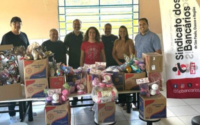 Entrega de doações da Bancário Solidário